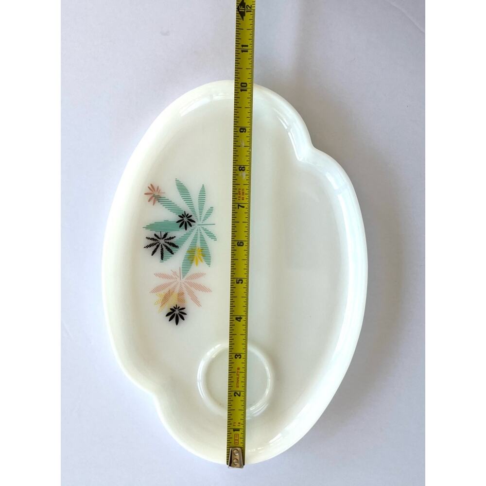 Vintage Atomic Flower Leaf Snack Plate Federal Milk Glass Pastel Marijuana Tray - Picture 8 of 8